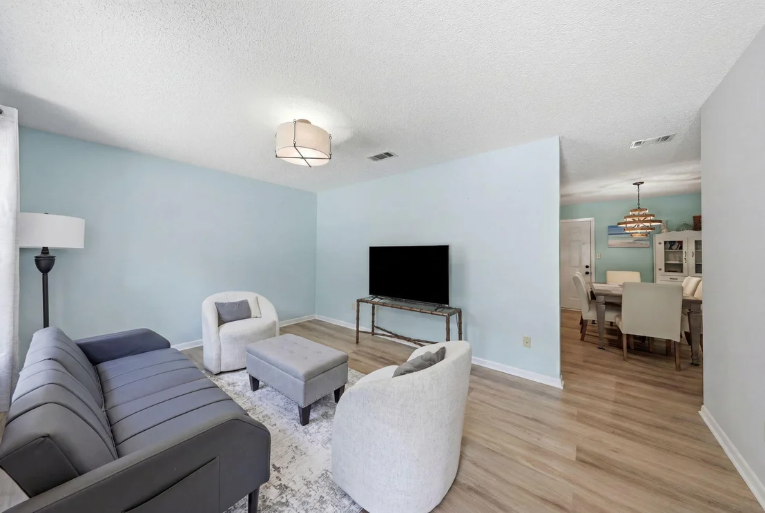 Photo of 532 Springtime Avenue