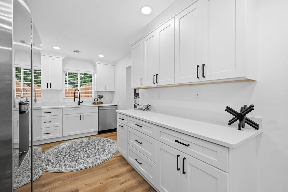 Photo of 640 Cornwall Terrace