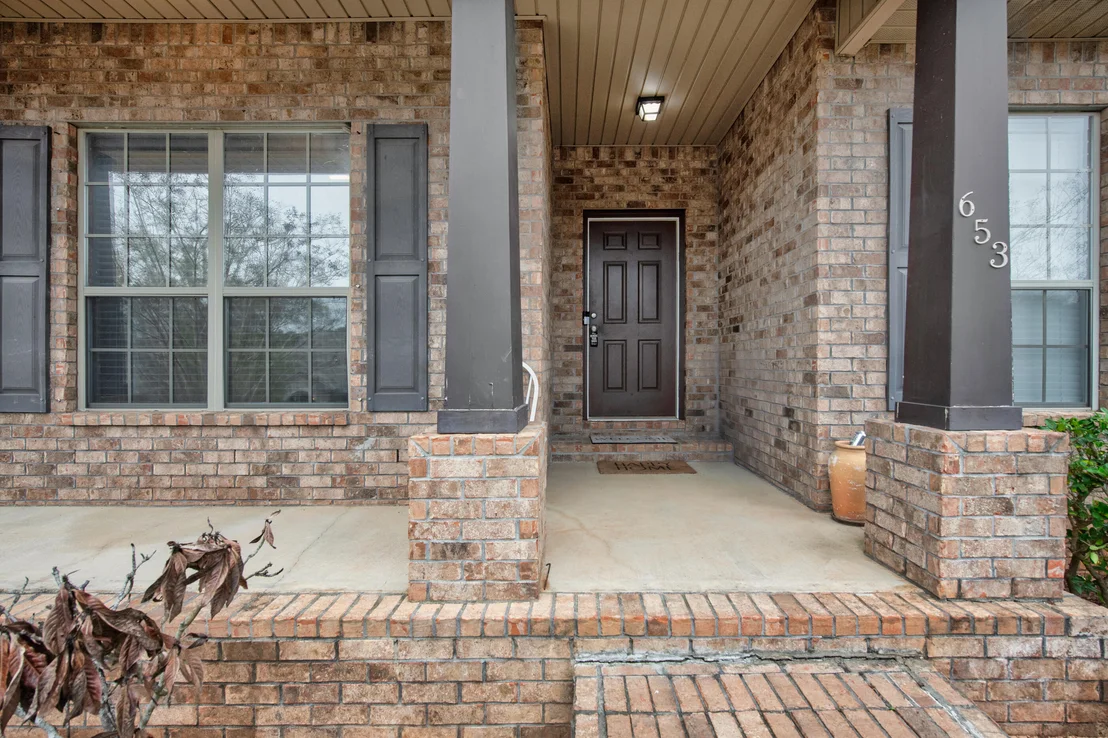 Photo of 653 Red Fern Road