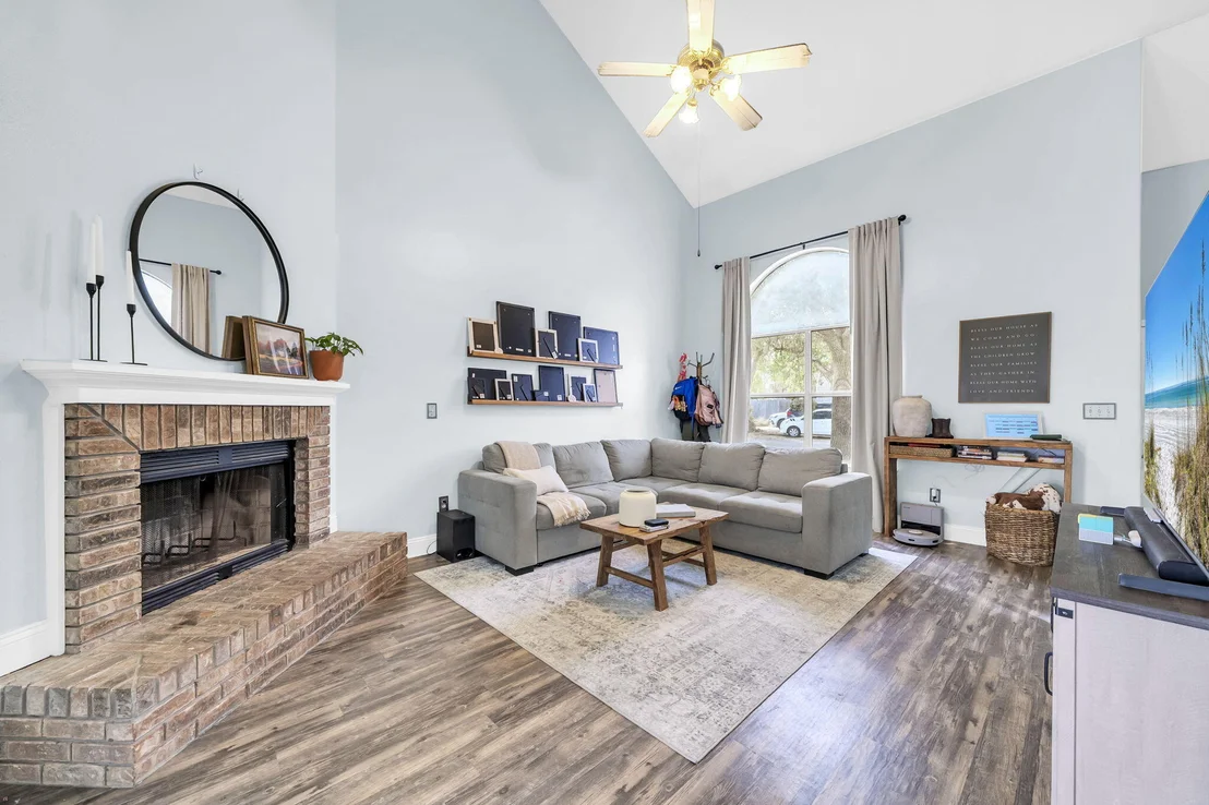 Photo of 1059 Windmill Drive