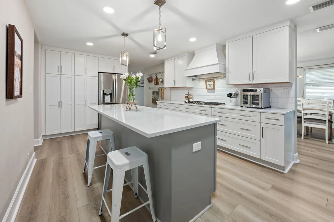 Photo of 255 Edge Avenue