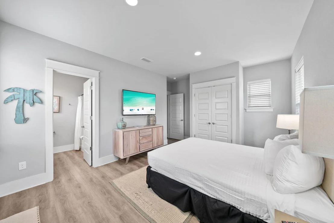 Photo of 251 Gulfview Circle
