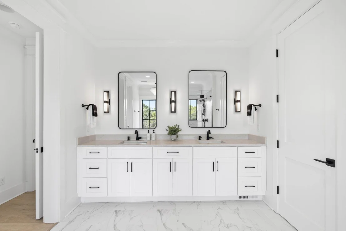 Photo of 42 Grande Pointe Circle