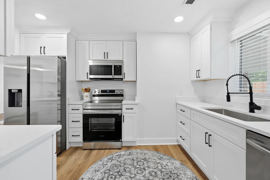Photo of 640 Cornwall Terrace