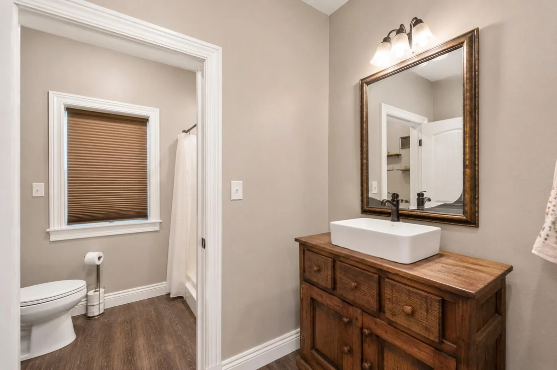 Photo of 1827 Waterway Drive