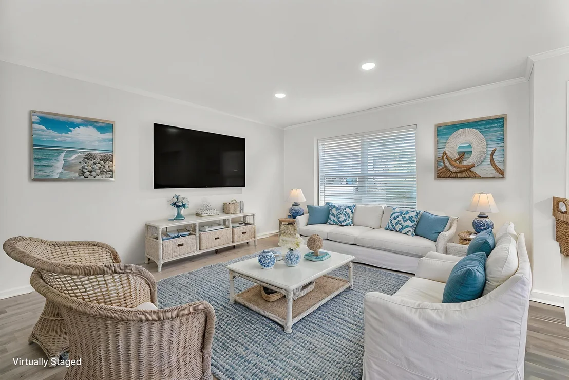 Photo of 328 Summit Drive