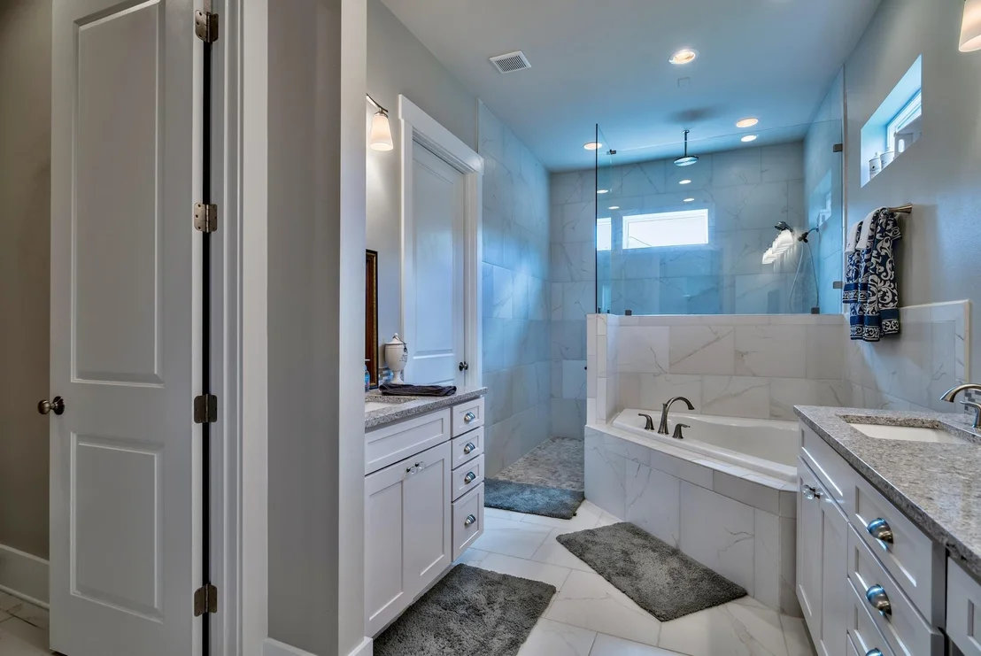 Photo of 989 Forest Shore Drive