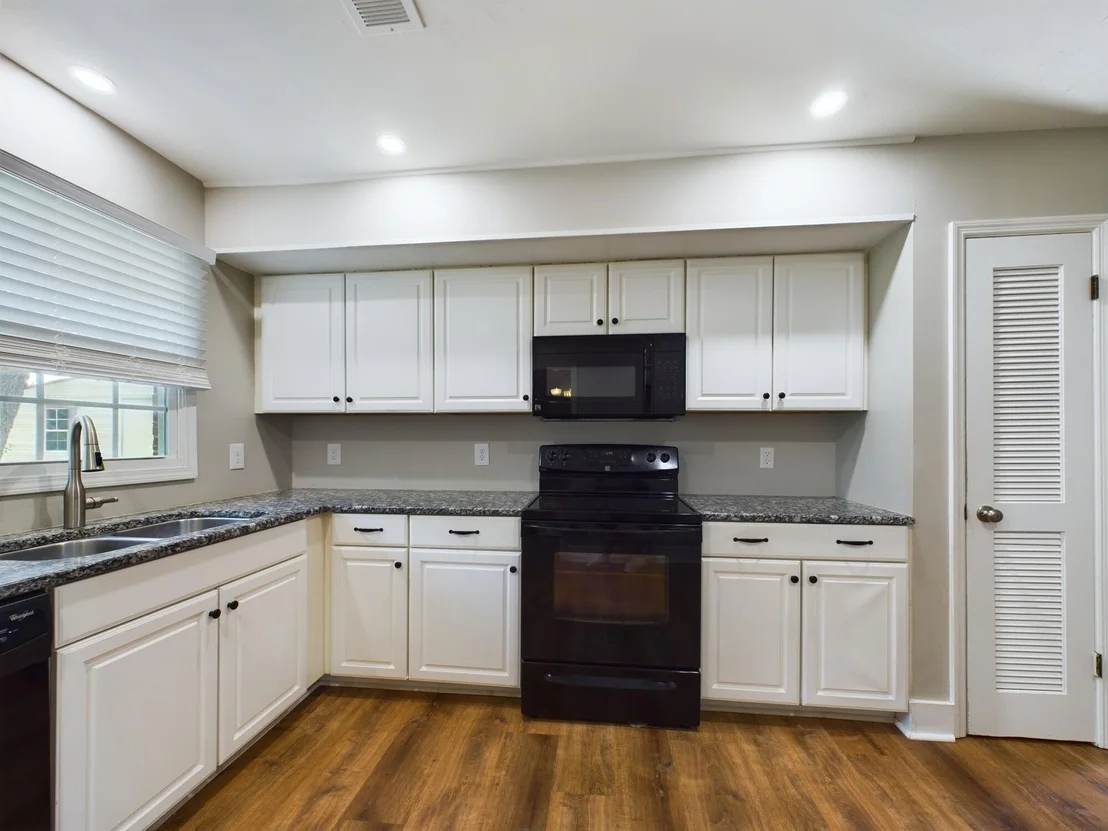 Photo of 1011 Julia Avenue