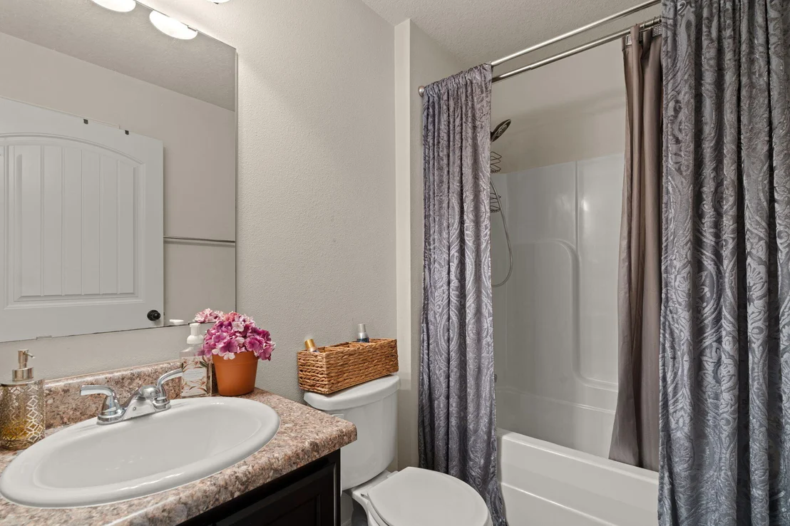 Photo of 124 Lillian Way