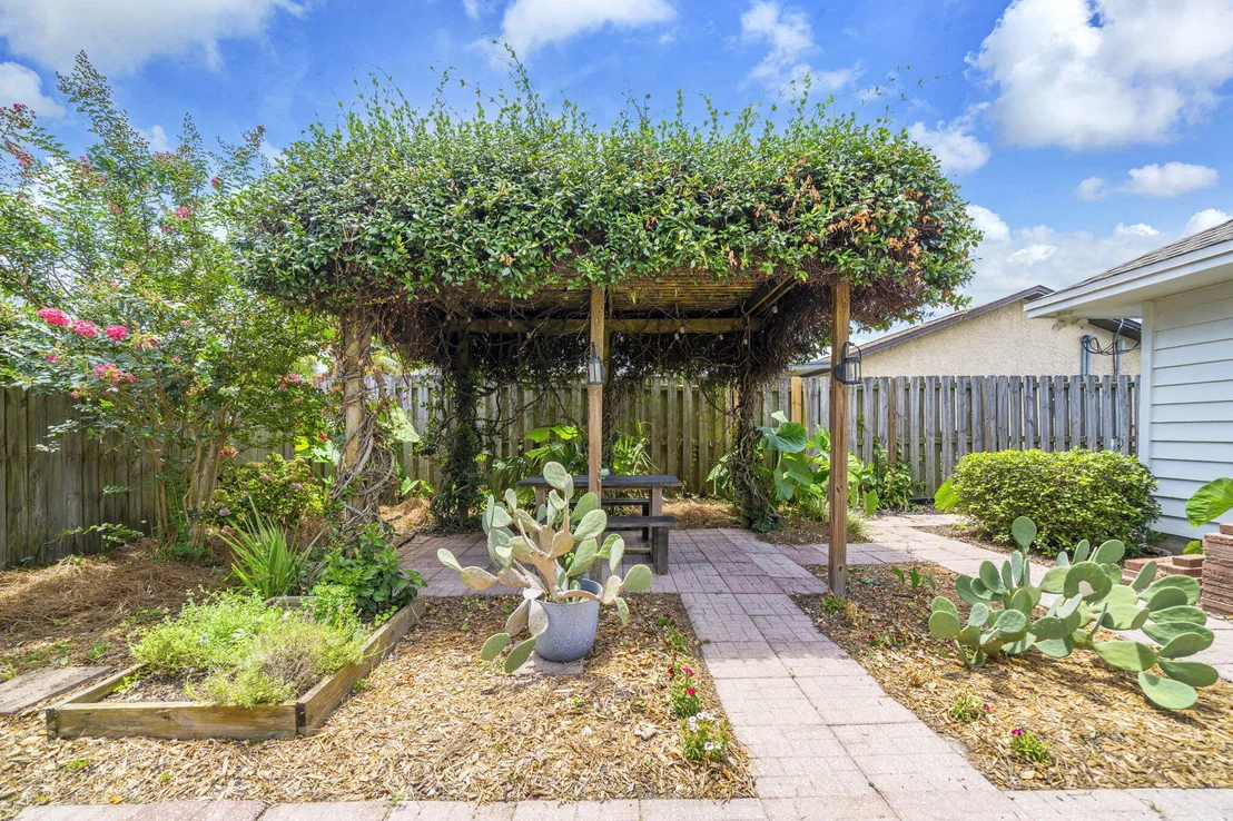 Photo of 325 Primrose Place