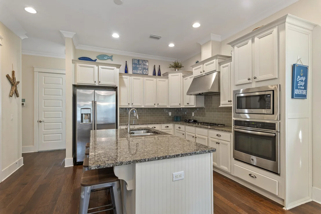 Photo of 470 Gulfview Circle