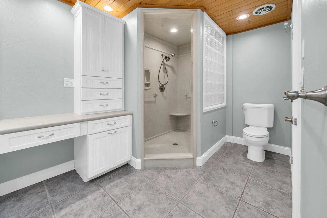 Photo of 845 N Lakeside Drive