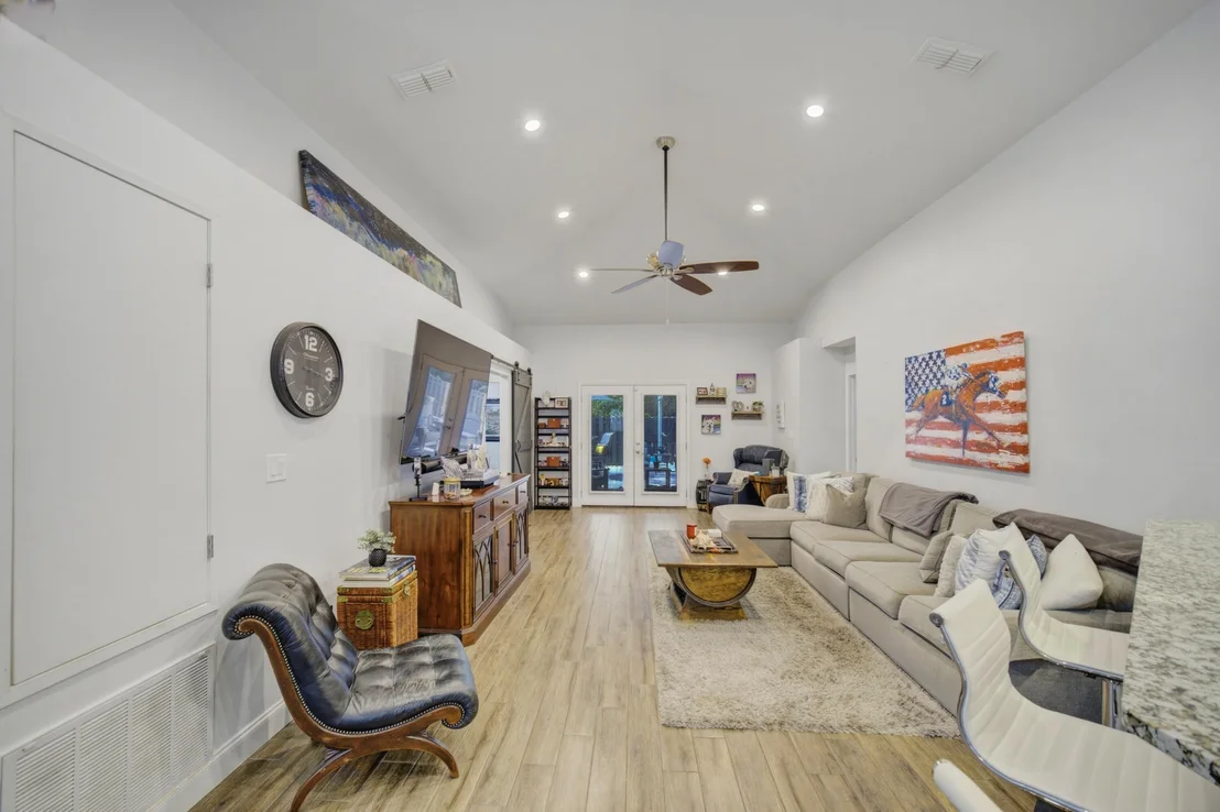 Photo of 423 Sandy Cay Drive