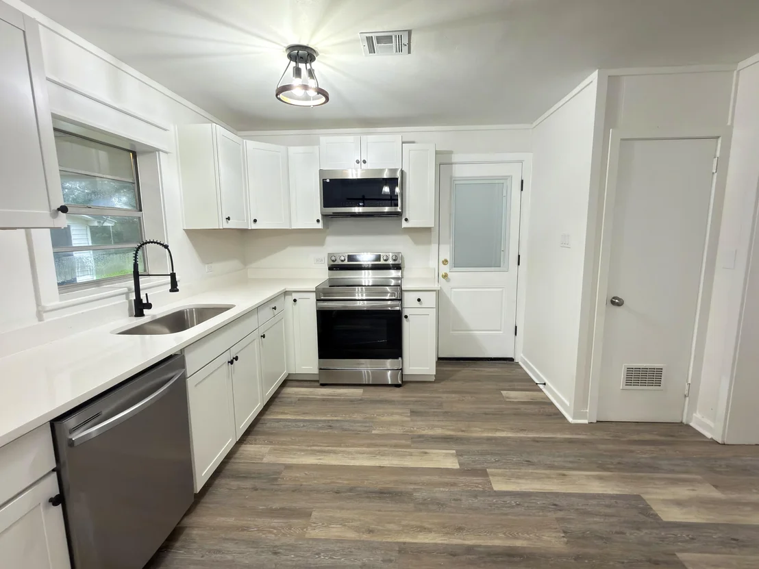 Photo of 215 E 3rd Avenue