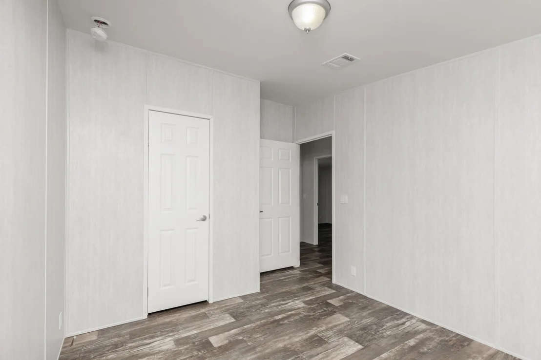 Photo of 910 N Lloyd Street