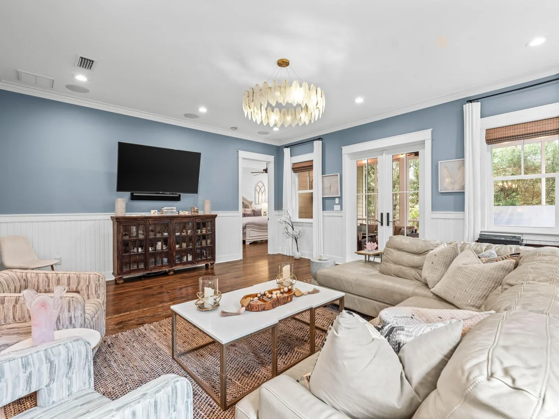 Photo of 265 Artesian Way