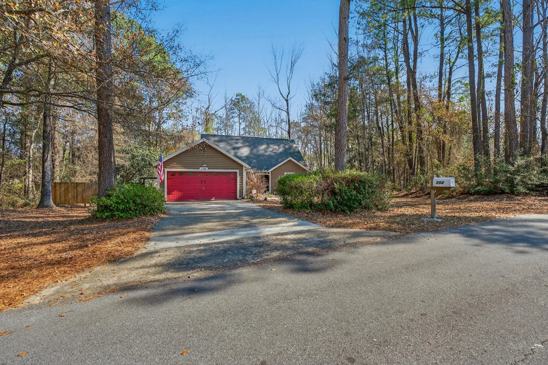 Photo of 104 Fairway Drive