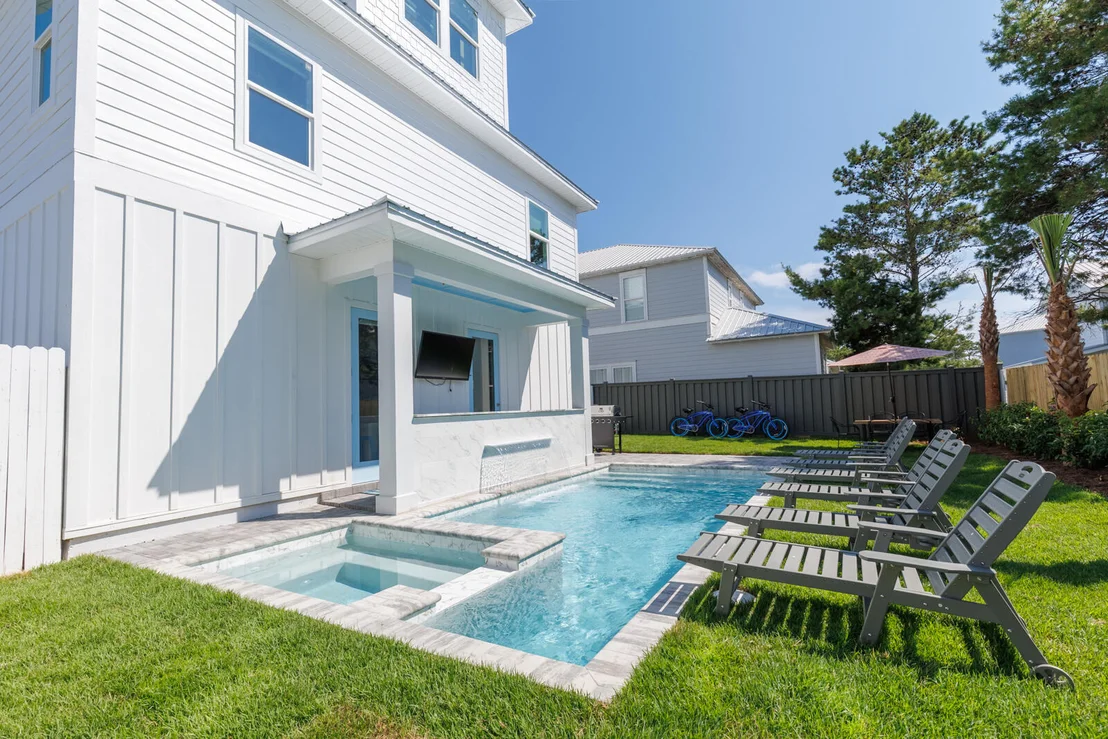 Photo of 39 Charlotte Avenue