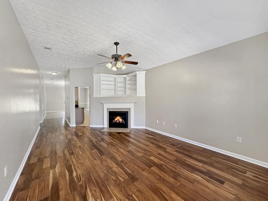 Photo of 2490 S Lakeview Drive