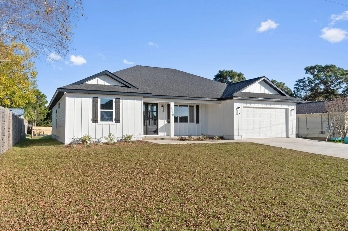 Photo of 1370 Central Parkway