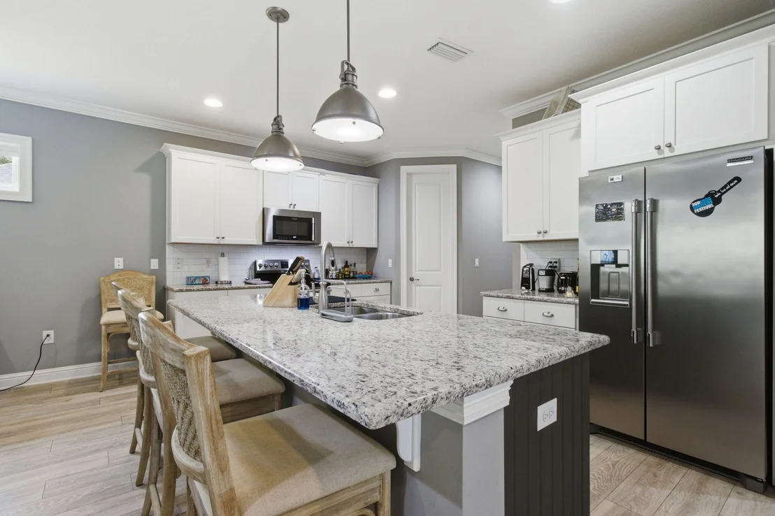Photo of 76 Oaktree Boulevard