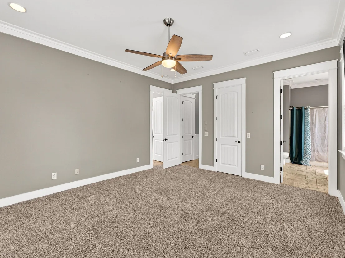 Photo of 328 Madison Circle