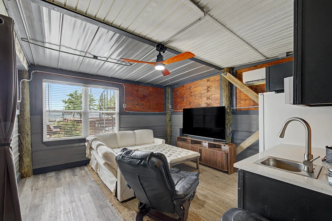 Photo of 1089 Pearson Road