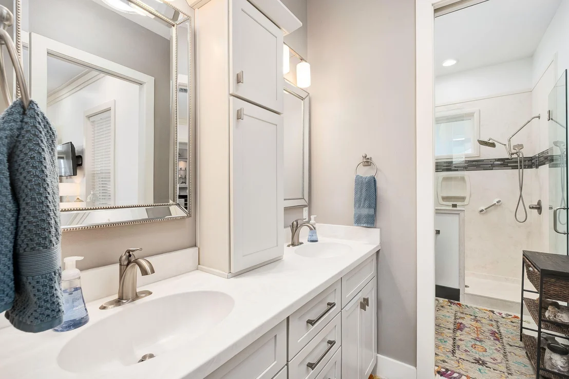 Photo of 47 Saint Simon Circle