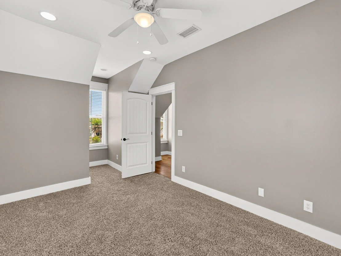 Photo of 328 Madison Circle