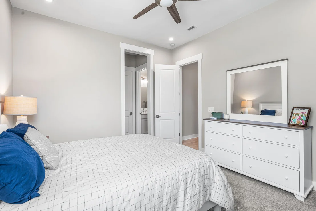 Photo of 446 W Lafayette Road