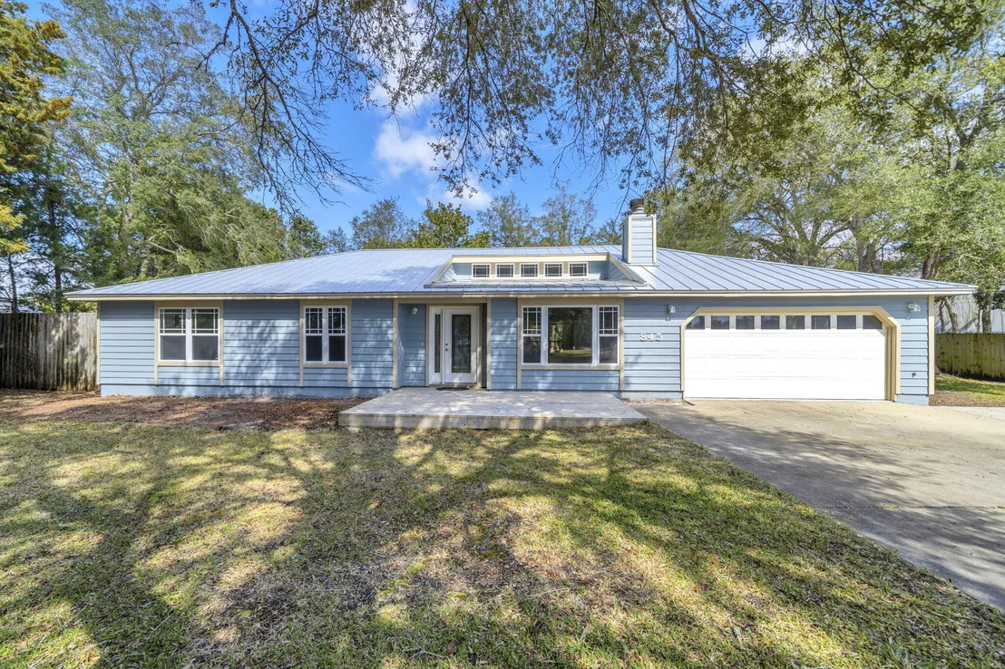 Photo of 845 N Lakeside Drive
