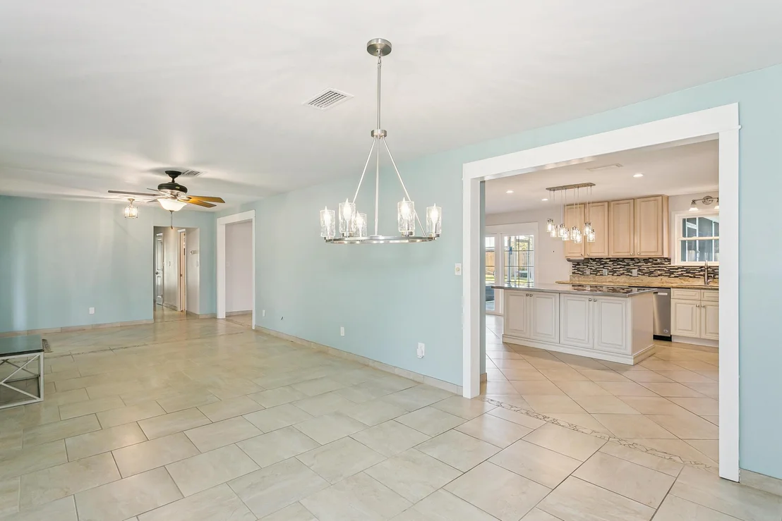Photo of 424 Dracena Way