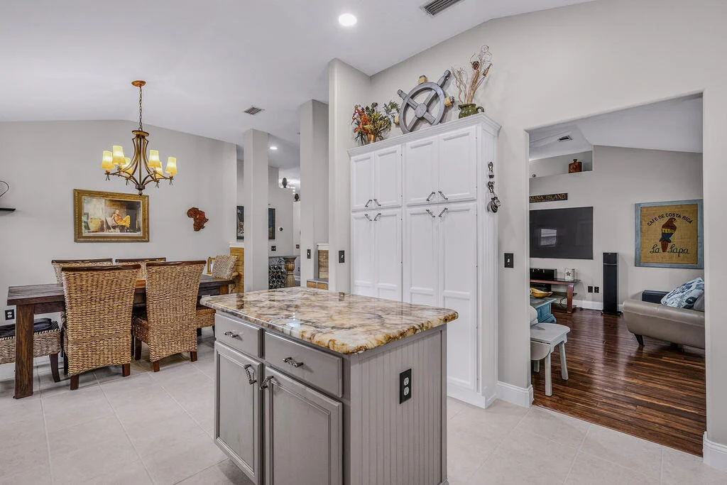 Photo of 2125 Vizcaya Drive