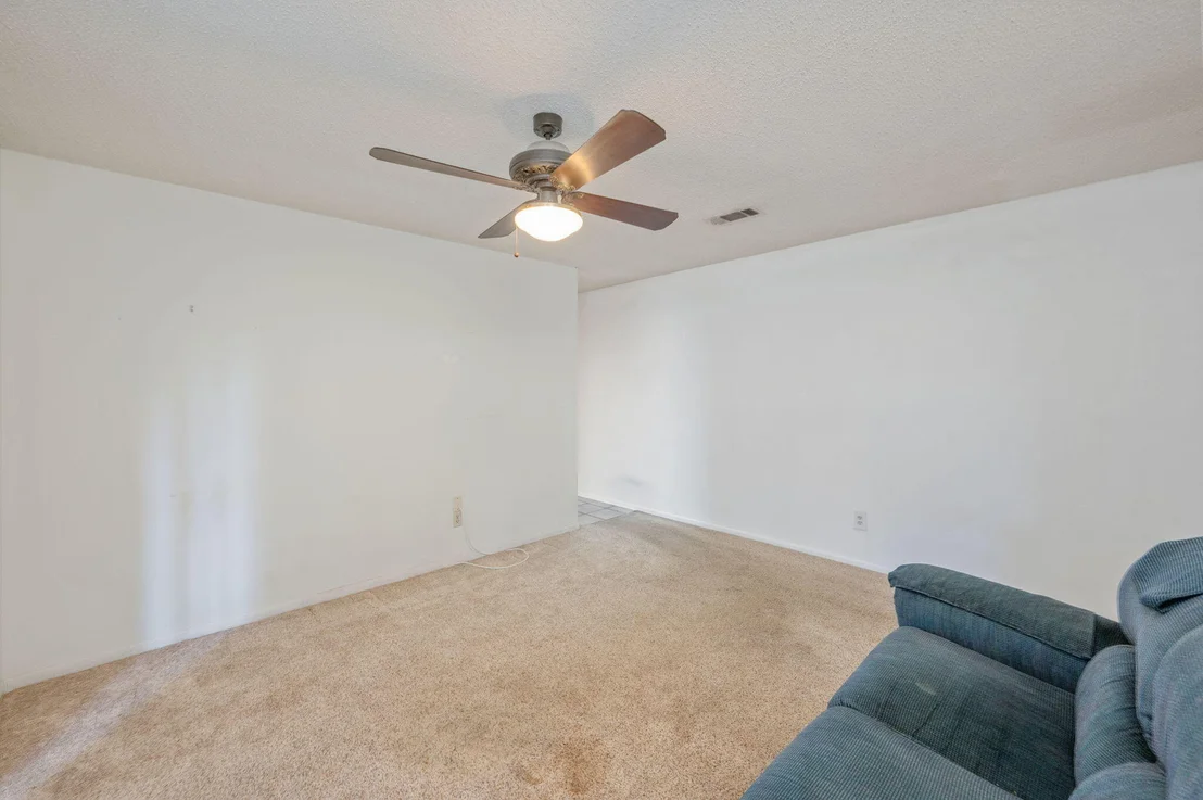 Photo of 17 8th Avenue