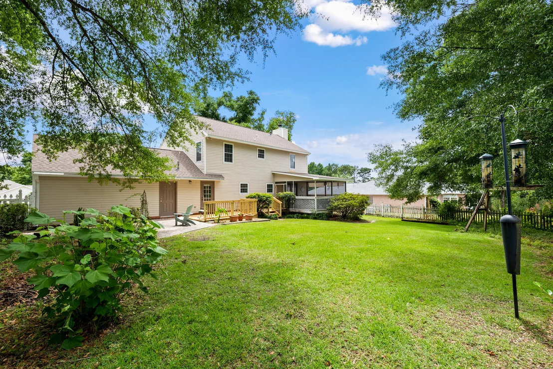 Photo of 610 W Lynn Brook