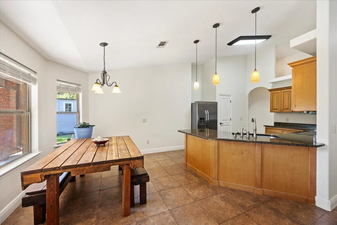 Photo of 2296 Valley Road
