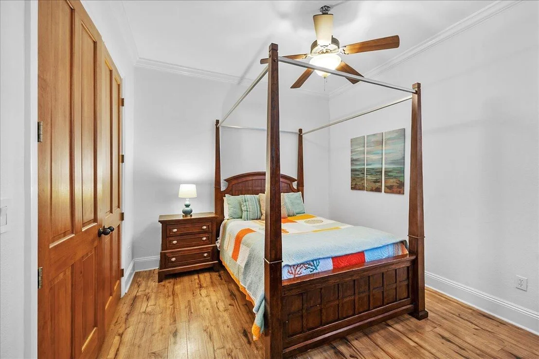 Photo of 210 W. Grand Key