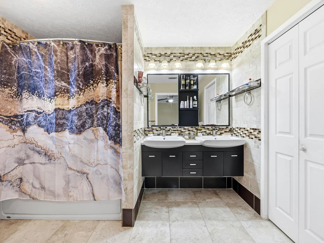 Photo of 4326 Pine Tree Lane