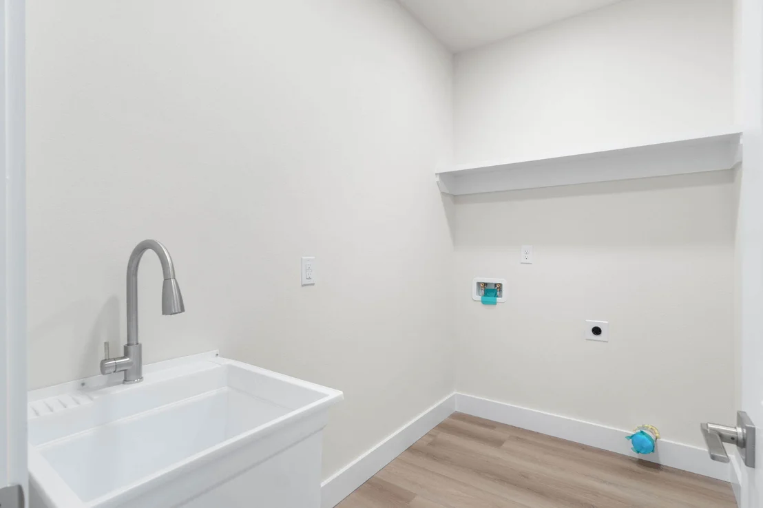 Photo of 1370 Central Parkway
