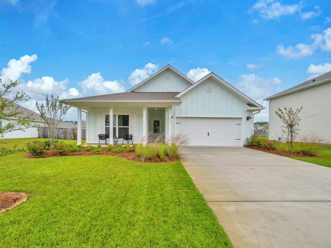 Photo of 131 W Oak Trees Lane