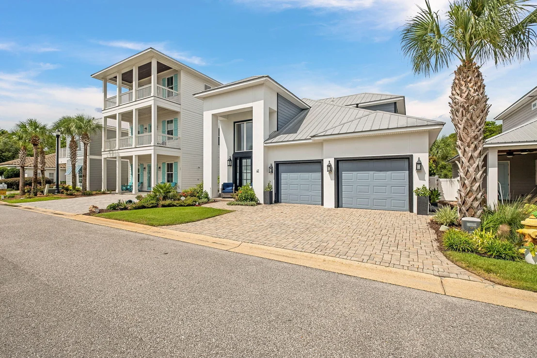 Photo of 47 Saint Simon Circle