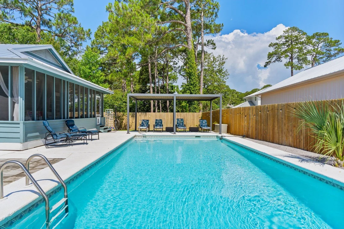 Photo of 850 Forest Shore Drive