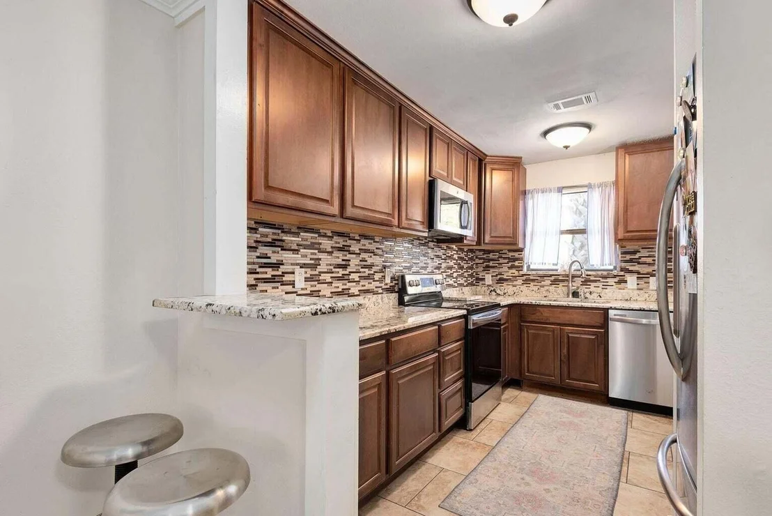 Photo of 718 Legion Drive
