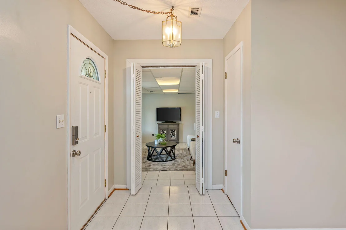 Photo of 1005 Julia Avenue