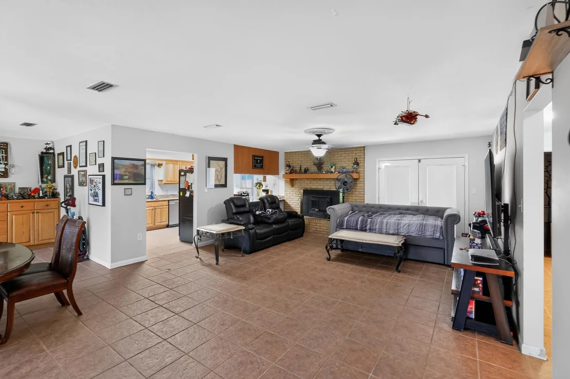 Photo of 2586 Florida 173