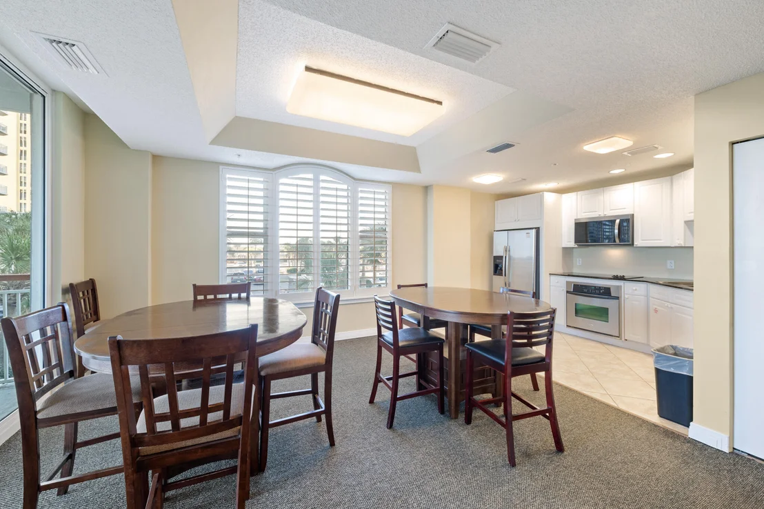 Photo of Unit PH2E at 8501 Gulf Boulevard