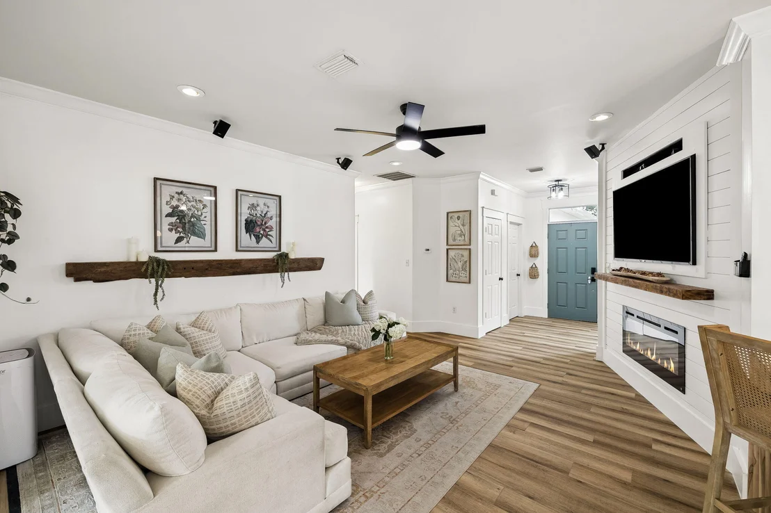 Photo of 1025 Forest Shore Drive