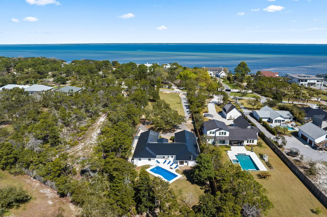 Photo of 497 Walton Way