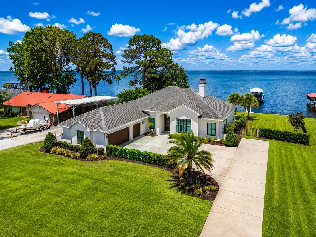 Photo of 932 Shore Drive