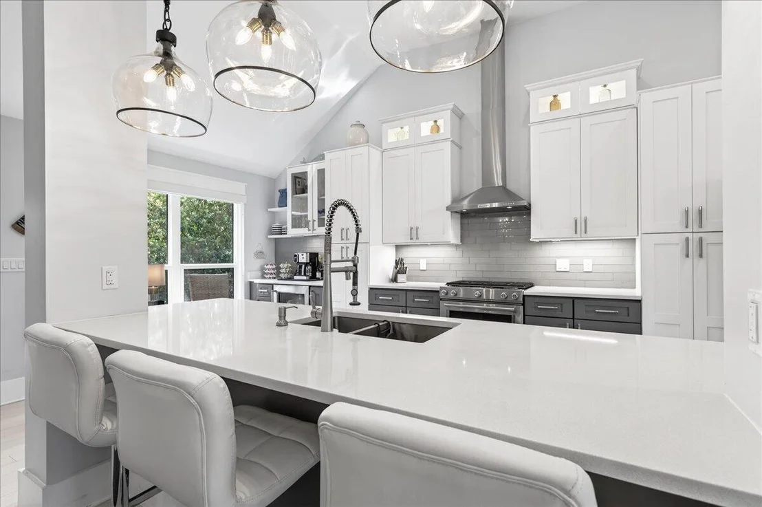Photo of 627 Bayshore Drive